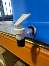 Load image into Gallery viewer, 3/4" BSP Plastic Snap Tap & TapCap