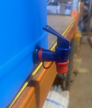 Load image into Gallery viewer, 3/4" BSP Plastic Snap Tap & TapCap